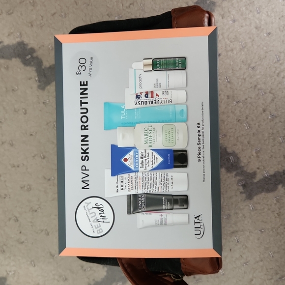 Men's Skincare Routine Gift Set - Picture 2 of 4